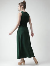 Load image into Gallery viewer, Keyhole Neck Pleat Maxi Dress